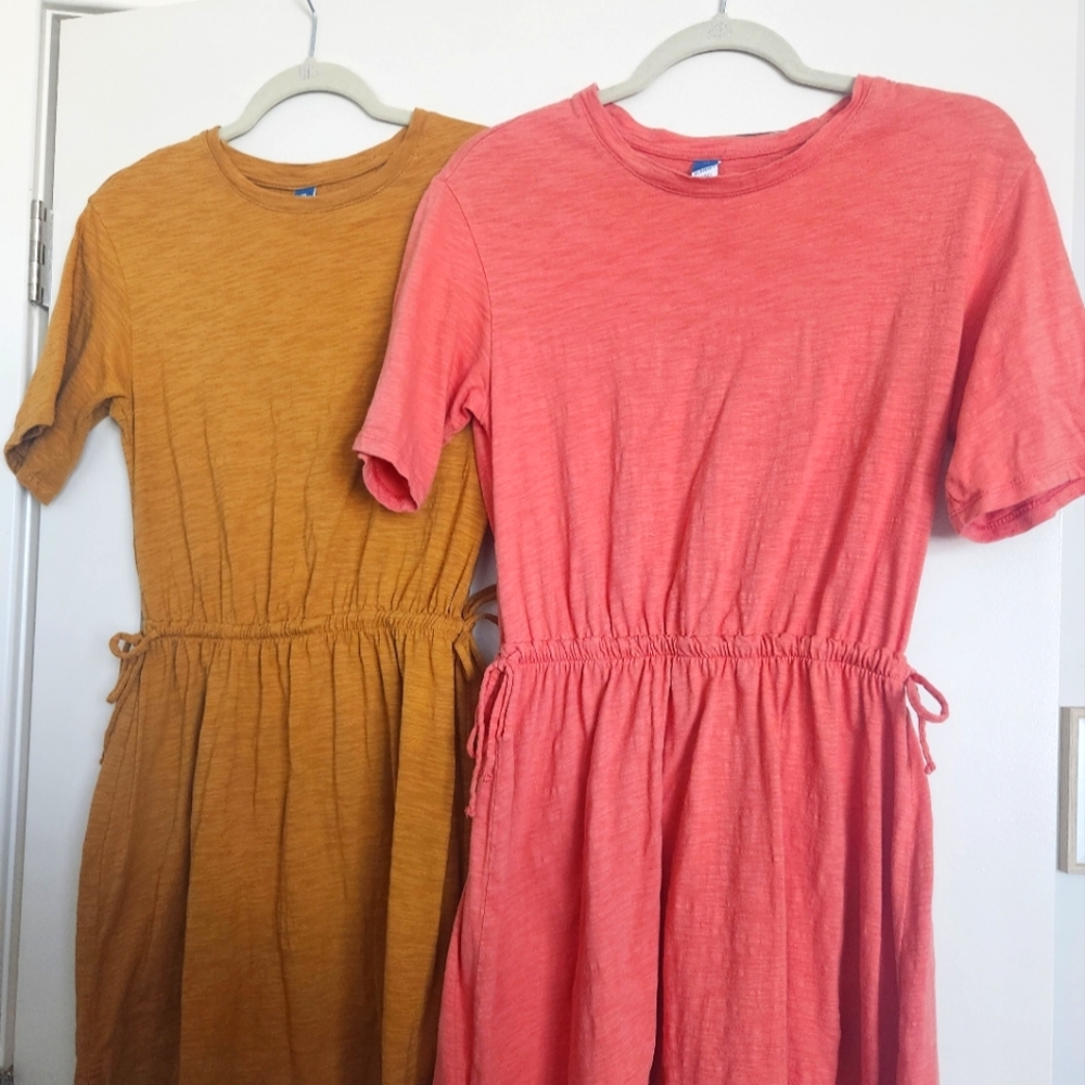 Set of 2 Old Navy cinch waist dresses